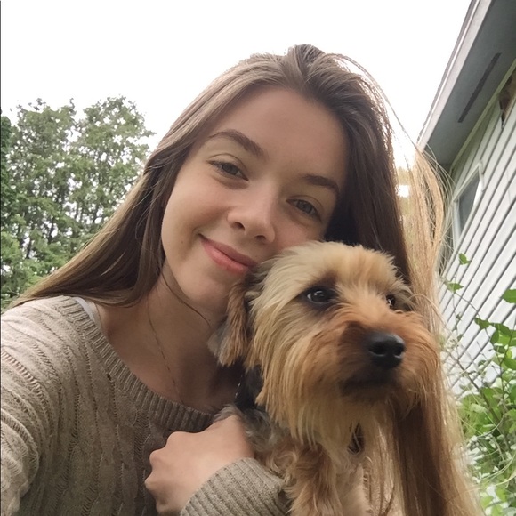 Meet your Posher, Hailey - Picture 1 of 1